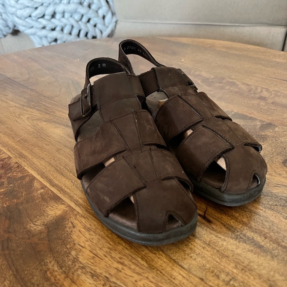 Mephisto SAM Sandal - Brown Nubuck | Size 38 Women’s | Buckle | Closed Toe